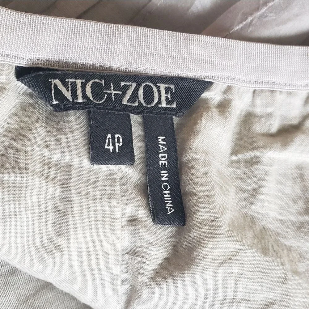 Nic + Zoe Batiste Flirt Skirt Size 4P Gray Ash Lined Zip Closure Pleated Flirty